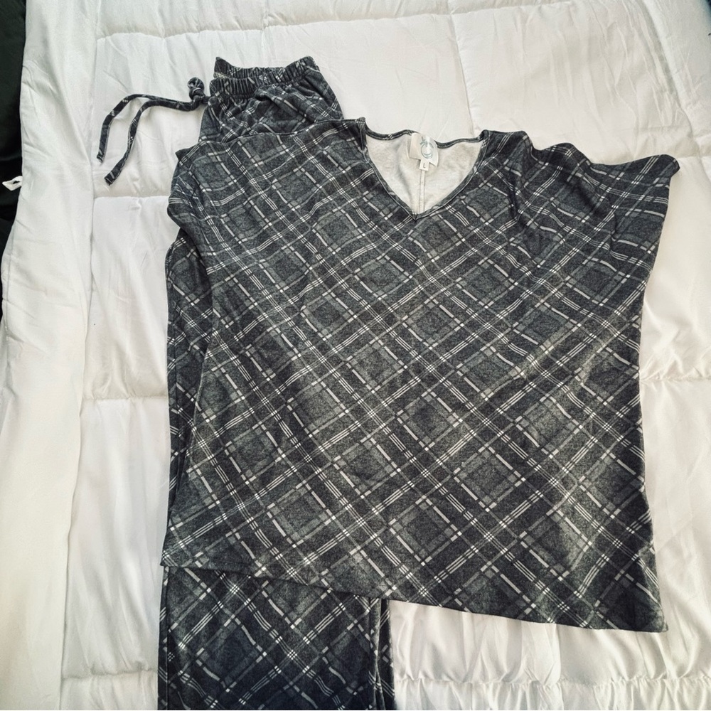 Gray Plaid Women's Pajama Set
